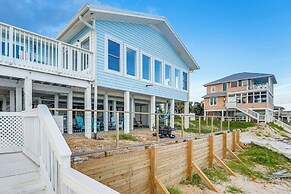 Alligator Point Beachfront Home w/ Private Hot Tub