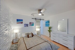 Alligator Point Beachfront Home w/ Private Hot Tub