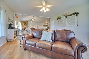 Peaceful Cameron Getaway ~ 5 Mi to Poteau!