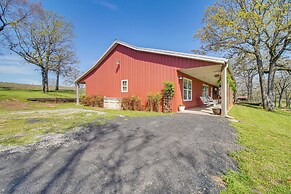 Peaceful Cameron Getaway ~ 5 Mi to Poteau!