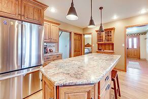 Charming Tonica Farmhouse w/ Private Yard!