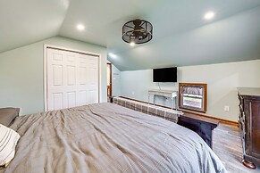 Charming Tonica Farmhouse w/ Private Yard!