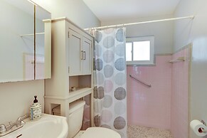 Waterfront Okeechobee Getaway w/ Backyard Dock!
