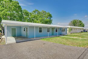 Waterfront Okeechobee Getaway w/ Backyard Dock!