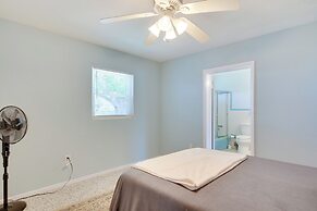 Waterfront Okeechobee Getaway w/ Backyard Dock!