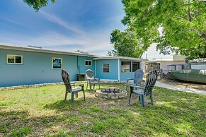 Waterfront Okeechobee Getaway w/ Backyard Dock!