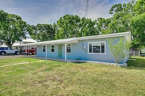 Waterfront Okeechobee Getaway w/ Backyard Dock!