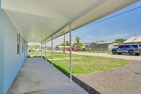 Waterfront Okeechobee Getaway w/ Backyard Dock!