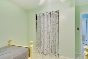 Waterfront Okeechobee Getaway w/ Backyard Dock!