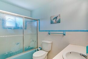 Waterfront Okeechobee Getaway w/ Backyard Dock!