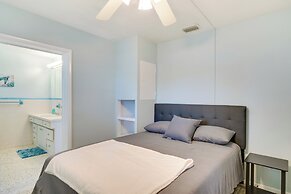 Waterfront Okeechobee Getaway w/ Backyard Dock!