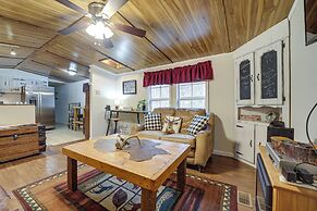 Cozy Waynesville Home w/ Porch by Blue Ridge Pkwy