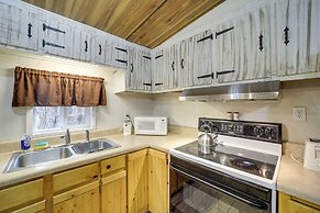 Cozy Waynesville Home w/ Porch by Blue Ridge Pkwy