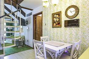 Retro Ohio Home on 1-acre Property