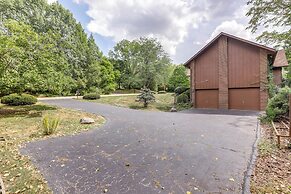 Retro Ohio Home on 1-acre Property