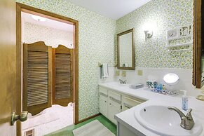 Retro Ohio Home on 1-acre Property