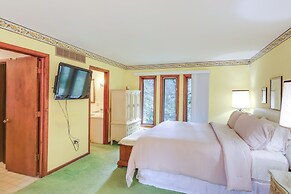 Retro Ohio Home on 1-acre Property