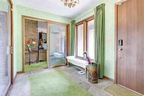 Retro Ohio Home on 1-acre Property