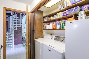 Retro Ohio Home on 1-acre Property