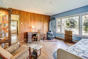 Waterfall Wonderland: Home w/ Fire Pit in Newfield