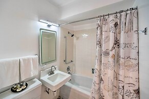 Ideally Located Studio w/ Off-street Parking!