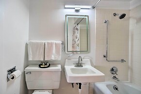 Ideally Located Studio w/ Off-street Parking!