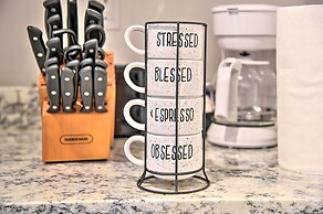 Ideally Located Studio w/ Off-street Parking!