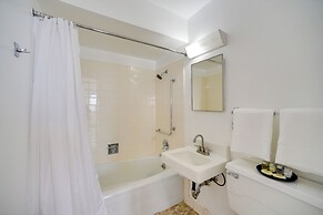 Bright Gadsden Apartment ~ 10 Mi to Dive Land Park