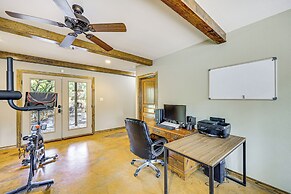 Del Rio Home w/ Large Yard, BBQ + Fireplace!