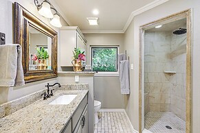 Del Rio Home w/ Large Yard, BBQ + Fireplace!