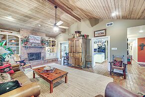 Del Rio Home w/ Large Yard, BBQ + Fireplace!