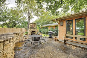 Del Rio Home w/ Large Yard, BBQ + Fireplace!