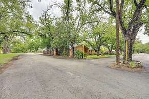 Del Rio Home w/ Large Yard, BBQ + Fireplace!