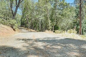 Mtn-view Gem: Deck, Grill & Fire Pit in West Point