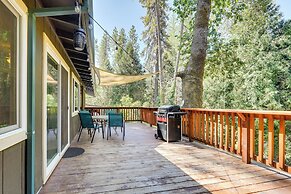 Mtn-view Gem: Deck, Grill & Fire Pit in West Point