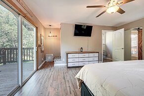 Mtn-view Gem: Deck, Grill & Fire Pit in West Point