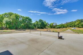 Cub River Canyon Suite w/ Shared Backyard!