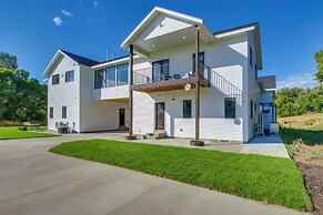 Cub River Canyon Suite w/ Shared Backyard!