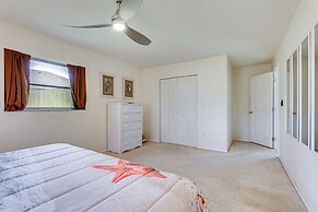 Venice Home w/ Fenced Yard: 4 Mi to Beach!