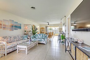 Venice Home w/ Fenced Yard: 4 Mi to Beach!