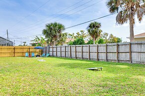 Venice Home w/ Fenced Yard: 4 Mi to Beach!