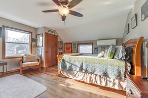 Cozy Clear Lake Home - Walk to Town & Boat Dock!
