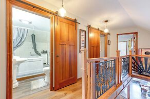 Cozy Clear Lake Home - Walk to Town & Boat Dock!