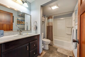 Cozy Clear Lake Home - Walk to Town & Boat Dock!