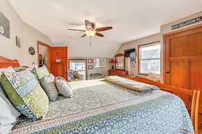 Cozy Clear Lake Home - Walk to Town & Boat Dock!