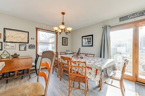 Cozy Clear Lake Home - Walk to Town & Boat Dock!