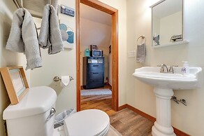 Cozy Clear Lake Home - Walk to Town & Boat Dock!