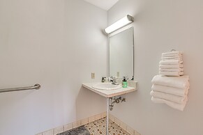 Lake City Studio: Walk to Engelwood Beach & Town