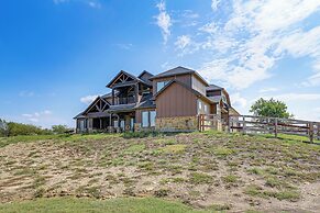 Elegant 'sunset Meadow Ranch' in Texas w/ Hot Tub