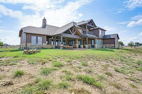 Elegant 'sunset Meadow Ranch' in Texas w/ Hot Tub
